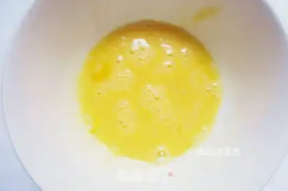Make Toast banana roll step 3