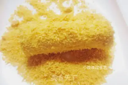 Make Toast banana roll step 5