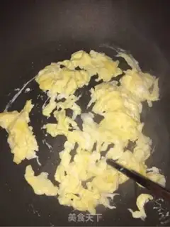 Make Garlic fried eggs step 2