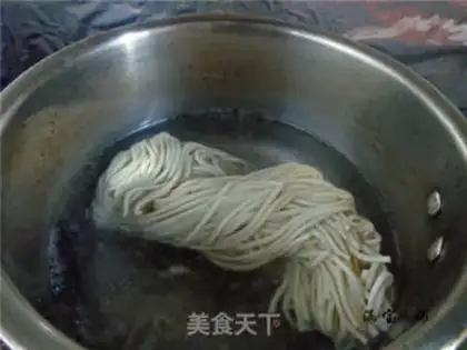 Make Curry onion noodles step 2