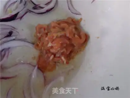 Make Curry onion noodles step 5