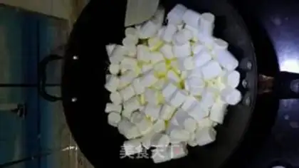 Make Cow Rolling Sugar step 3