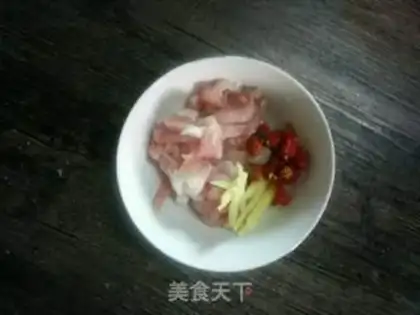 Make Garlic fried meat step 1