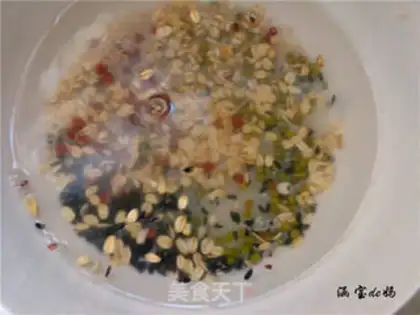 Make Five grains of porridge step 1