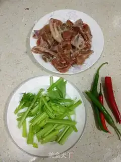 Make Celery for chicken step 0