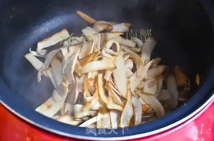 Make Taste almond mushrooms step 4