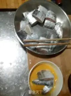 Make Jell-O fish step 2