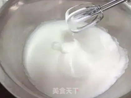 Make Red velvet strawberry cake step 2