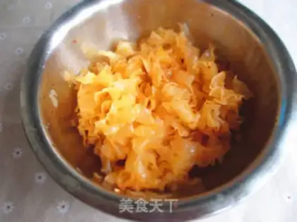 Make Spicy red oil, silver ear step 2