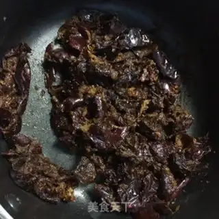 Make Roses have red date cream step 4