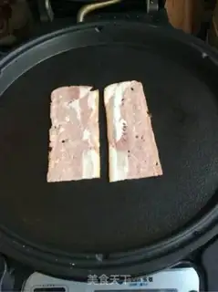Make Quick bacon fried eggs step 1