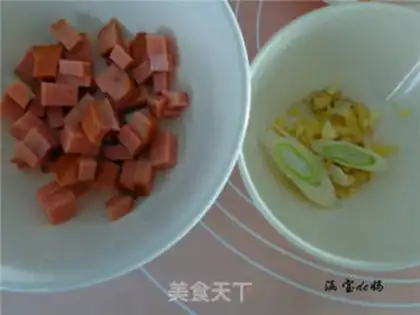 Make Sausage pineapple fried rice step 3