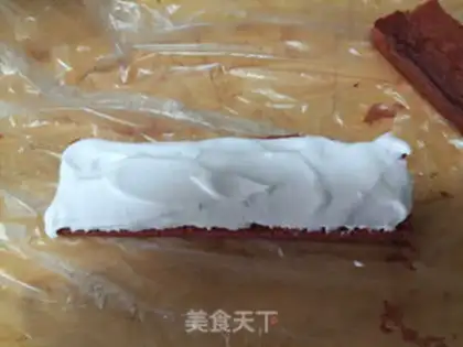 Make Red velvet strawberry cake step 15