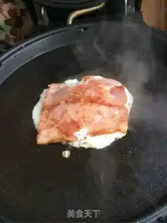 Make Quick bacon fried eggs step 6