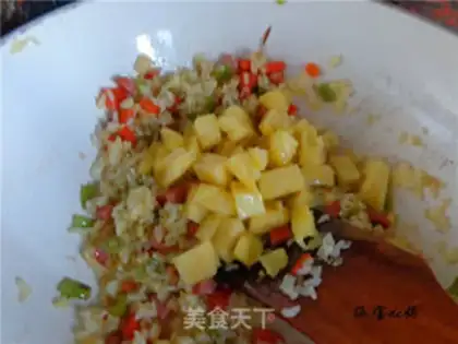 Make Sausage pineapple fried rice step 11