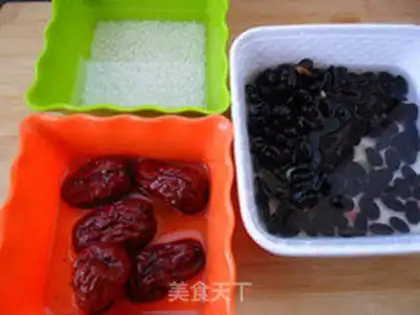 Make Red dates, black beans step 0