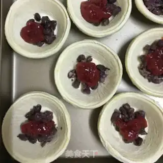 Make Red bean strawberries and eggs step 6