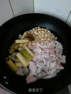 Make Piggy tummy lentils soup step 1