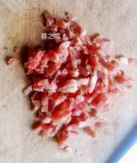 Make Weenie egg fried rice step 1