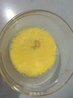 Make The cream banana is covered in omelet step 3
