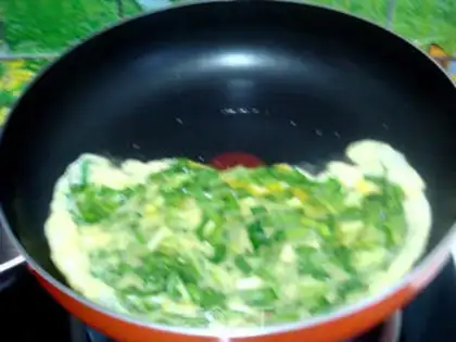 Make Scrambled eggs step 1