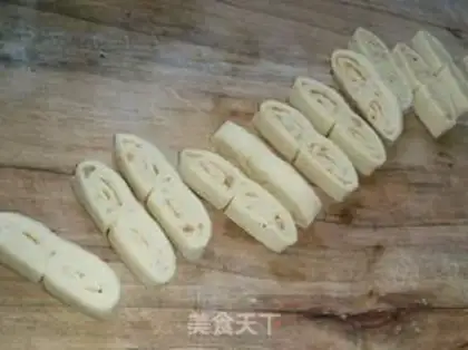 Make Nut butterflies step 4