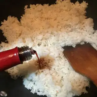 Make Onion egg fried rice step 4