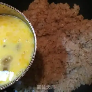Make Onion egg fried rice step 5