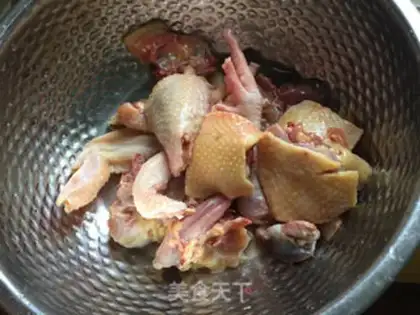Make Black-muck chicken soup step 1