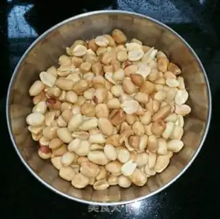 Make Peanut salt step 1