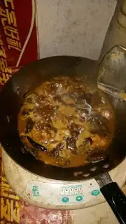 Make Pine mushroom potato chicken step 4