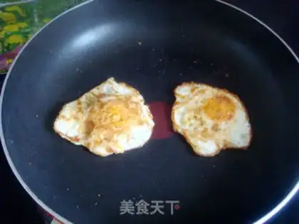 Make Fried eggs step 3