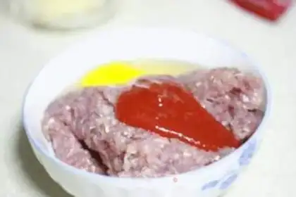 Make Fan meatball soup step 1