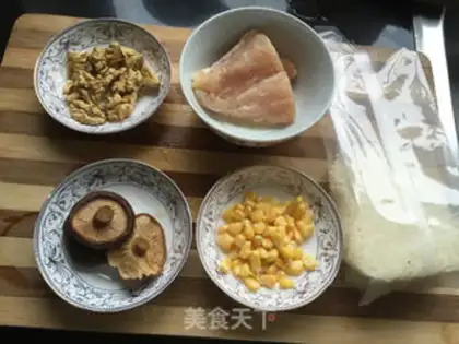 Make Frozen walnut chicken congee step 0