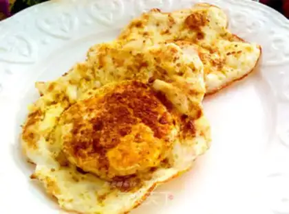 Make Fried eggs step 5