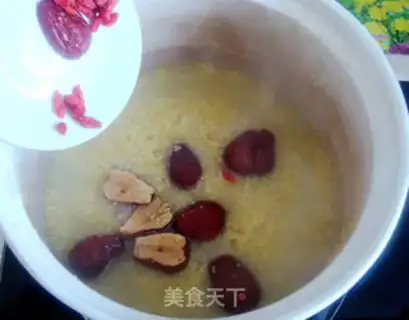 Make Little rice dates produce porridge step 5
