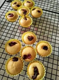 Make Cranberry cake step 7