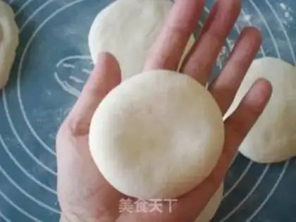 Make Rose pie step 9