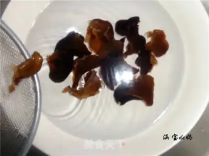 Make Old vinegar peanuts with wood step 4