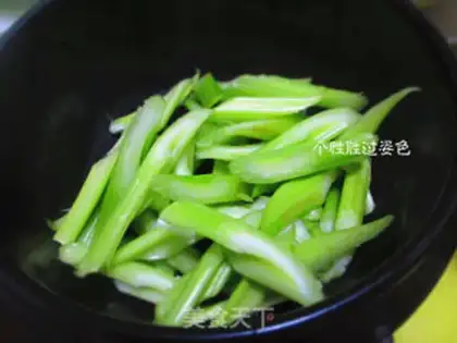 Make Celery carrots step 0