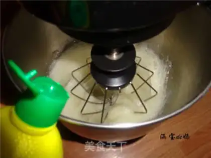 Make Lemoncake roll step 4