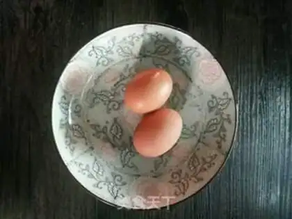 Make Apricot eggs step 1