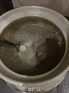 Make Snow Bean Mountain medicine hoof soup step 3