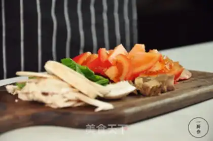 Make Cheese and tomato pasta step 1