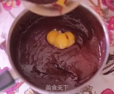 Make Triangular chocolate mousse step 2