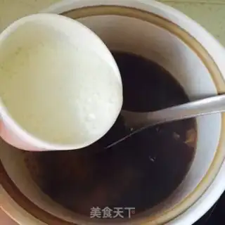 Make Black sugar rose milk tea step 4