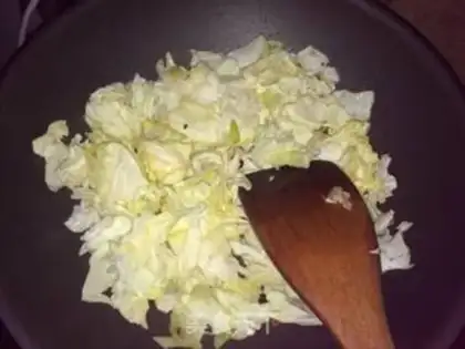 Make The fragrance of the sauce step 3