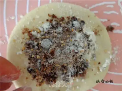 Make Red sugar sesame cake step 4