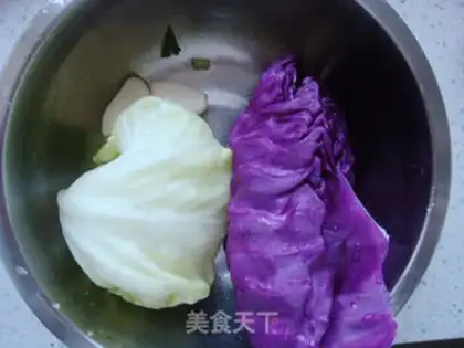 Make ♪ The pickles are blue ♪ step 0