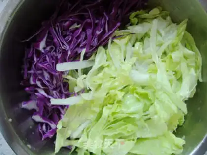 Make ♪ The pickles are blue ♪ step 1